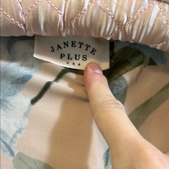 Janette Plus USA Floral Long Sleeve Wrap Midi Dress with Tie Front - Size 1X - Picture 2 of 16